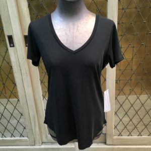 V neck tee – Available in black and white