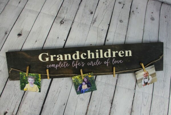 Grandchildren Complete Life’s Circle of Love Photo Holder Sign | Grandparent Gift | Picture Holder | Mother’s Day
