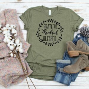 Grateful Thankful Blessed Wreath Detail Tee