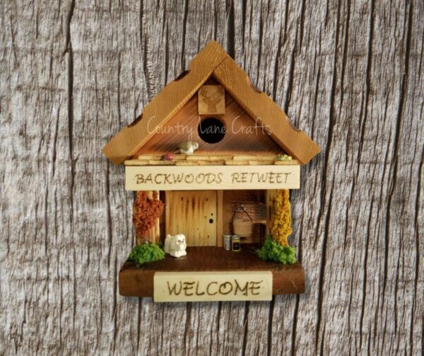 Backwoods Retweet Log Cabin Style Birdhouse