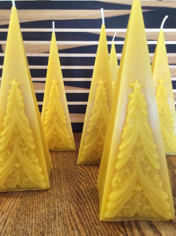 Beeswax Candle – Pyramid Christmas Tree Pillar