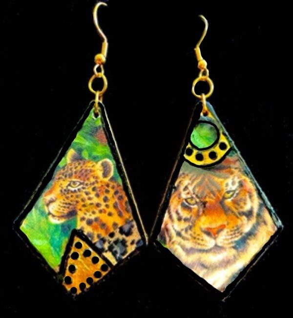 It’s a Safari Earrings!