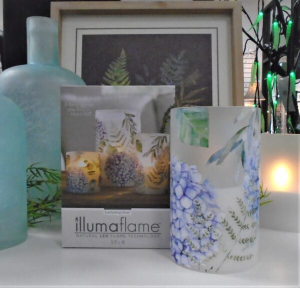 Illumiflame LED Hydrangea Candle