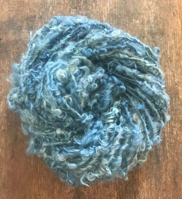 Indigo curls – handspun yarn, 20 yards