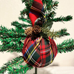 Plaid Round Christmas Ornament  Item #4004