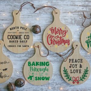 Christmas Mini Round Cutting Boards – 12 designs