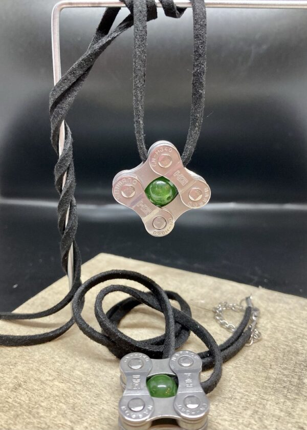 Suede Bike Chain Necklace – Green Jade