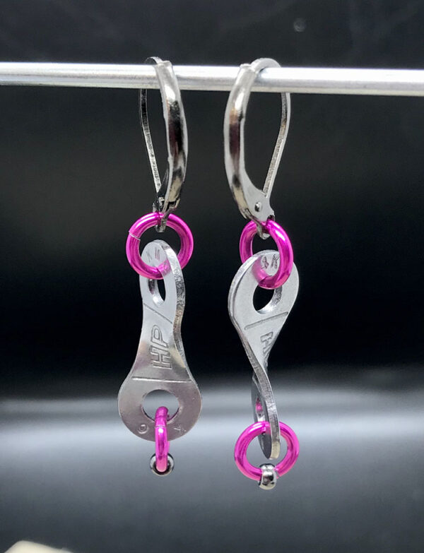 Twist – Pink Earrings
