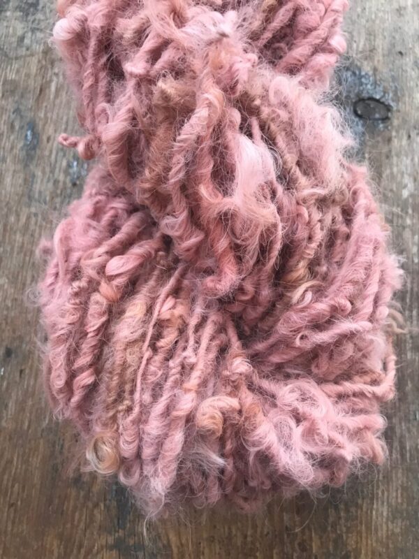 Quebracho naturally dyed curls – handspun yarn, 20 yards