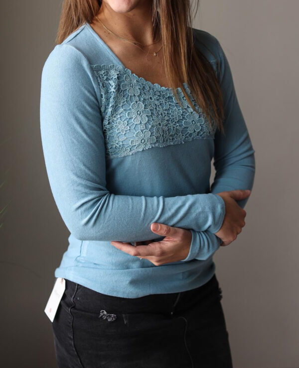Blue Lace Crochet V-Neck Long Sleeve • Lg