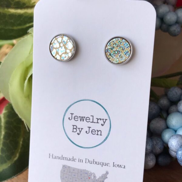 Holographic Crackle Studs