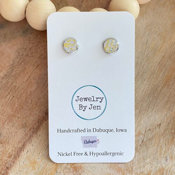 Holographic Crackle Studs