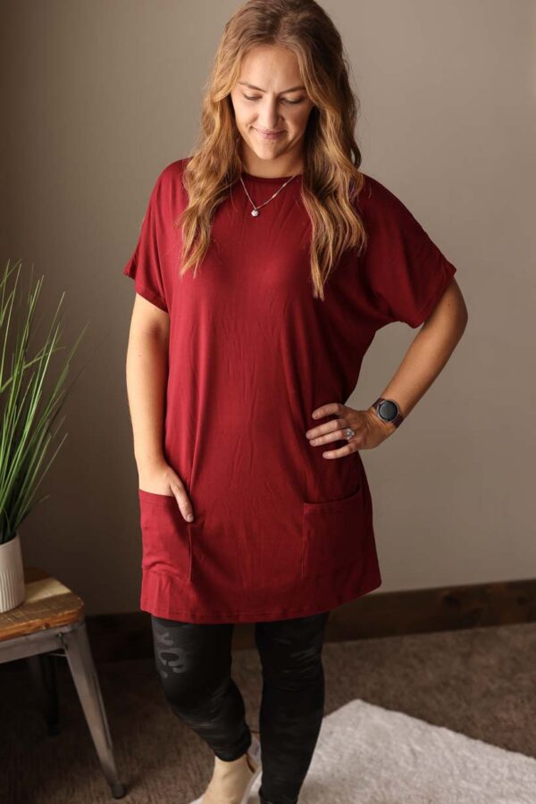Red Relaxed Pocket Style Short Sleeve Top • S-2XL PLUS