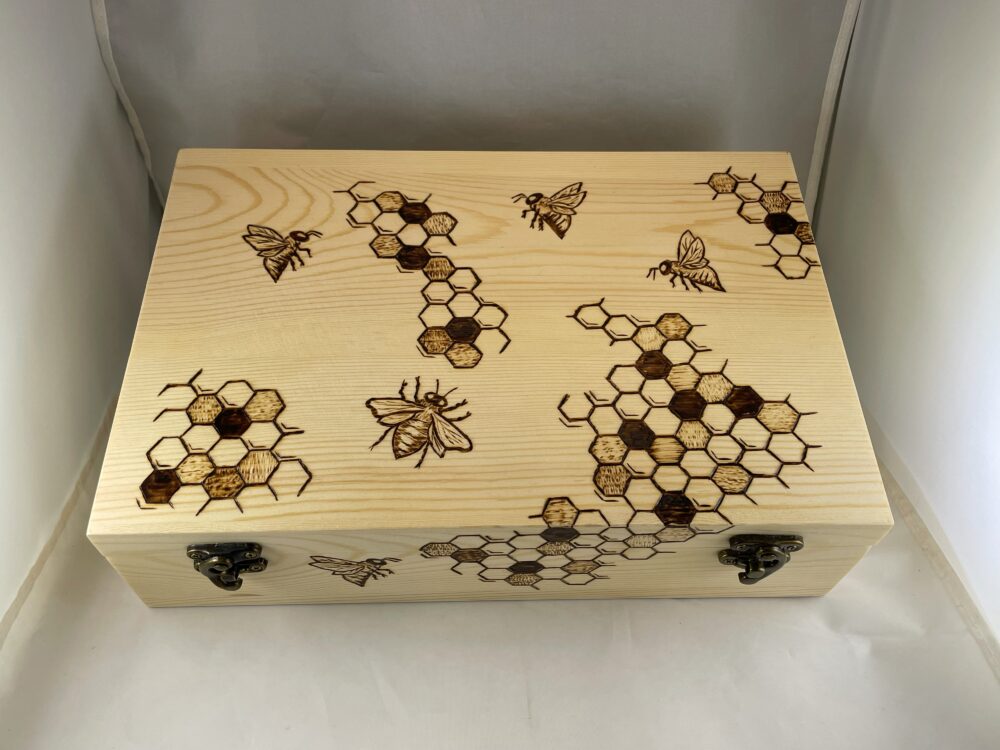 Honeybee Honeycomb Wood Burned Measuring Spoon Set – Shop Iowa