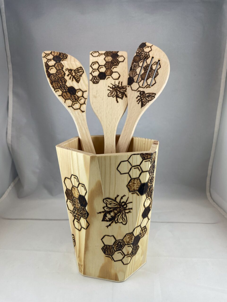 Kitchen Decor and Supplies Bee Wooden Spoons Spatula Set Bee Themed Cooking  Utensils Non Stick Carve Spoons Burned Cookware Kitchen Gadget Kit