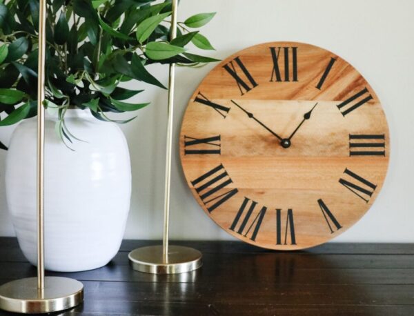 Flat Sawn 18″ Sycamore Hardwood Wall Clock (in stock)
