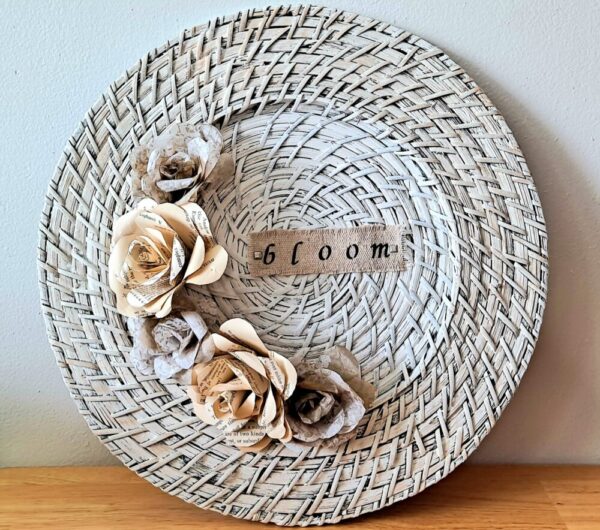Flat wall basket with vintage paper flowers