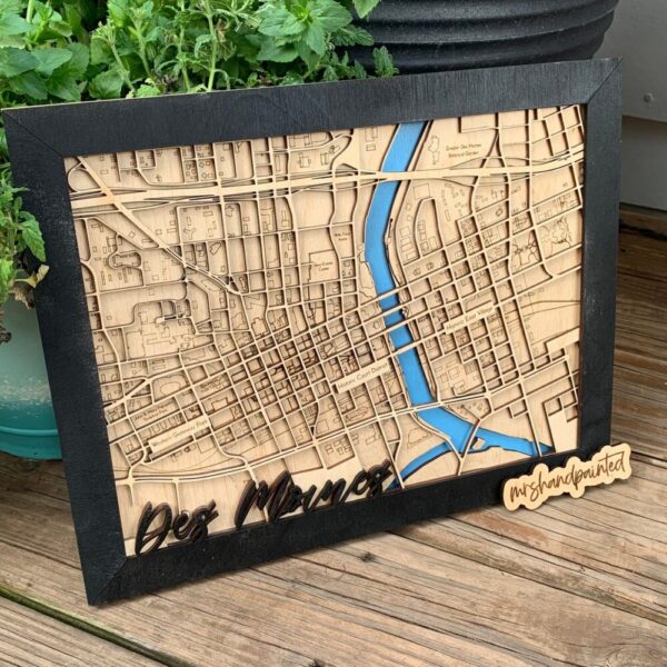 Des Moines, Iowa – City Map Layered Sign – Laser Cut Wood Wall Hanging