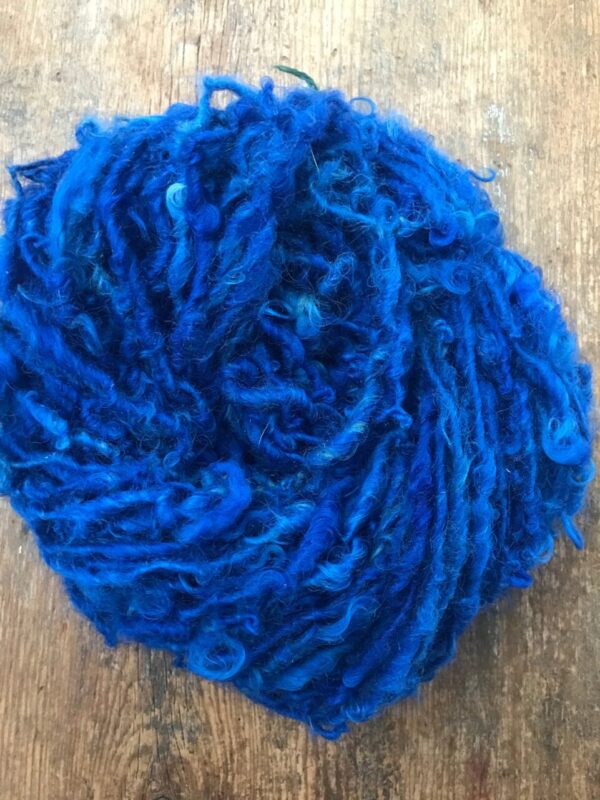 Royal Blue curls – handspun yarn, 20 yards