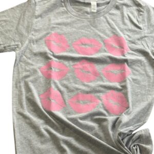 Smooches Graphic Tee