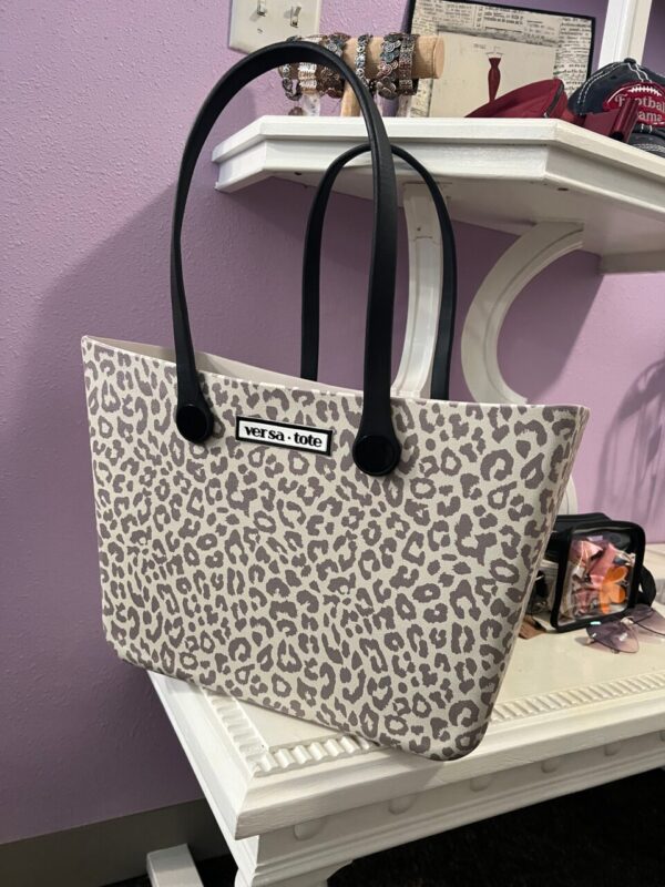 Classic Large Versa Tote