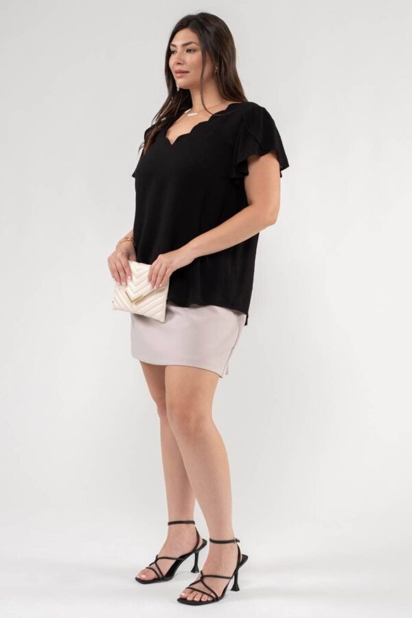 Riley’s Plus Scalloped Blouse