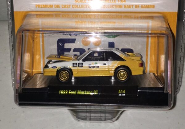 M2 Machines Fanta 1:64 die cast ’88 Ford Mustang GT