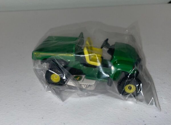 Ertl 1:32 die cast John Deere HPX Gator