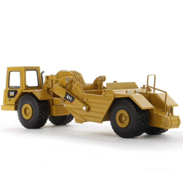 Diecast Masters 1:64 die cast CAT 611 Wheel Tractor Scraper