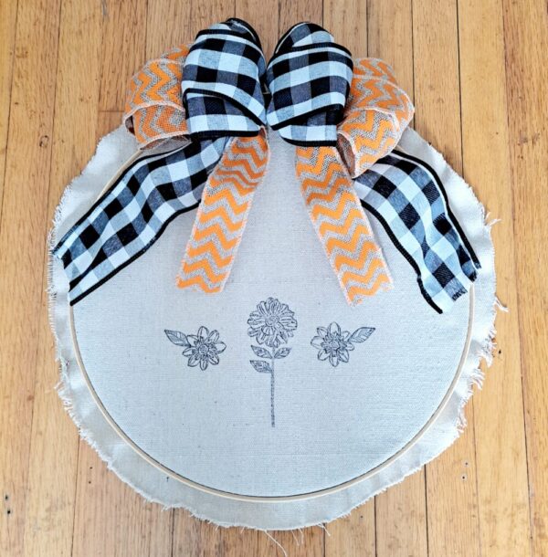 Circular fall wall hanging