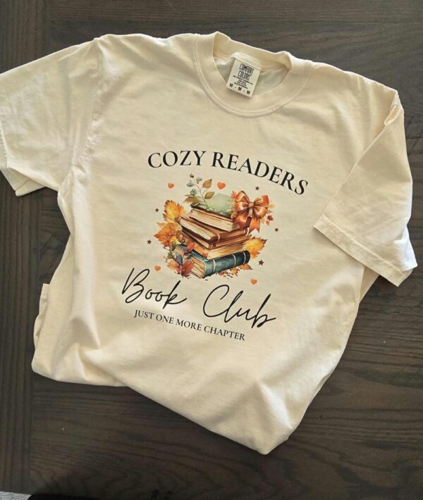 Cute Book Club Tee – Cozy Readers Fall Theme