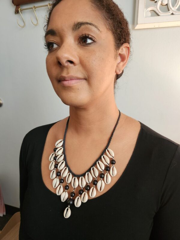 Cowrie Necklace Set Black Beads