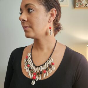 Cowrie Necklace Set Black Red Green Beads