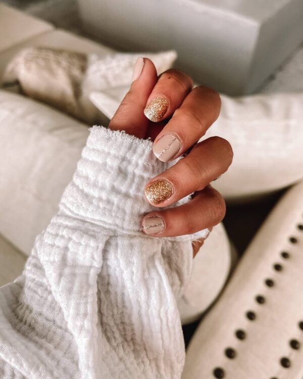 Goal Getter | Taupe & Gold Glitter Neutral Nail Wrap