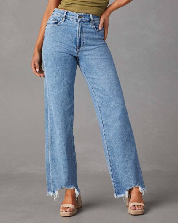 Loose Straight-Leg Jeans With Fringed Hem