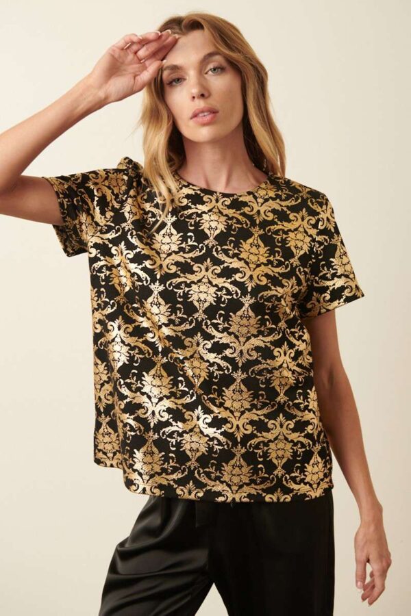 GOLD FOIL DAMASK PRINT SHORT SLV TOP