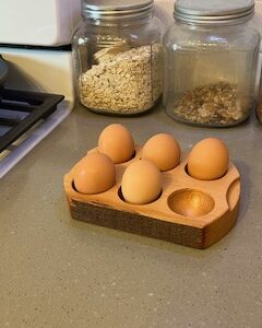 Egg holder for half dozen