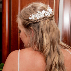 Shop Iowa Bridal Hair Vine – Light Ivory Resin Flowers & Matte Silver Leaves Bridal Hair Vine – Light Ivory Resin Flowers & Matte Silver Leaves