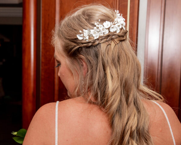 Handmade Bridal Hair Comb Vine – Light Ivory Resin Flowers & Matte Silver Leaves