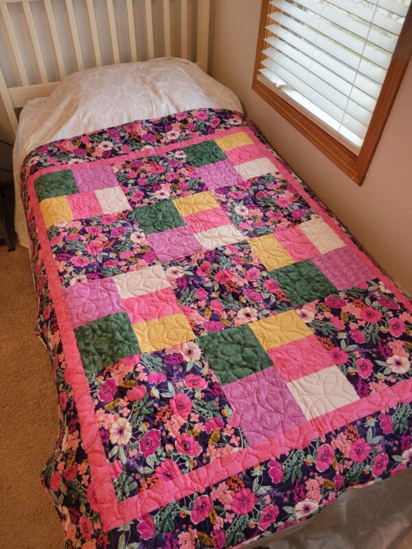 Wandering Squares Quilt – Throw Size