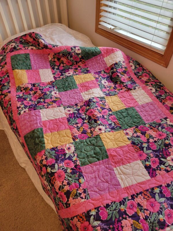 Wandering Squares Quilt – Throw Size