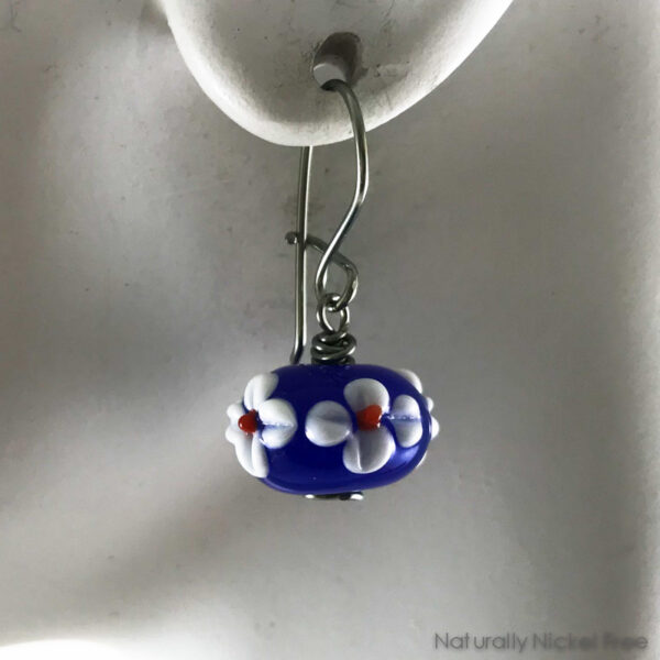 Blue Lampwork Earrings with White Daisy