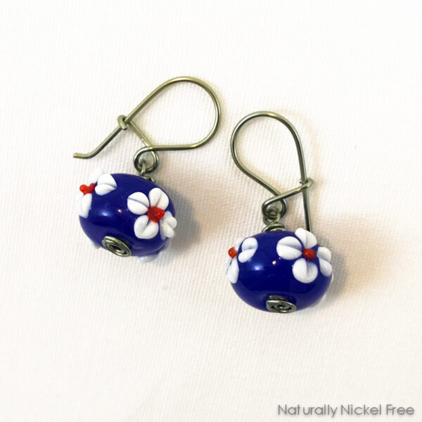 Blue Lampwork Earrings with White Daisy