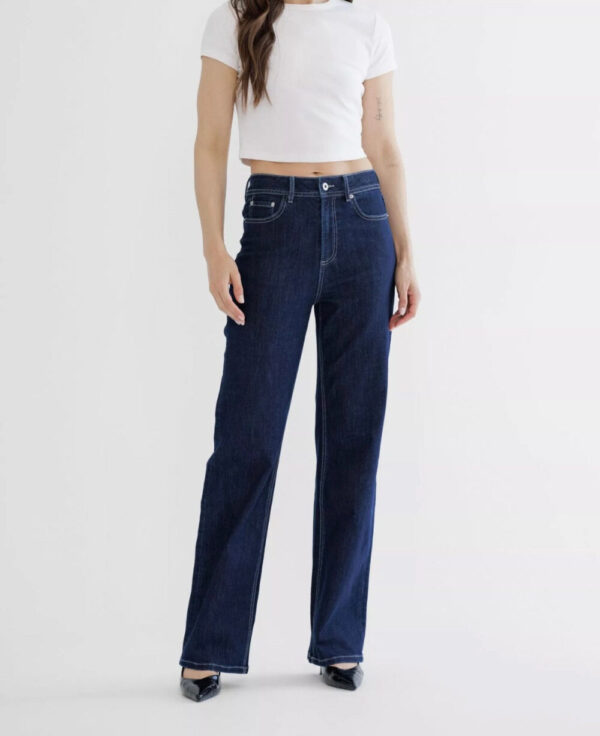 Lila Loose Fit Mica Jean