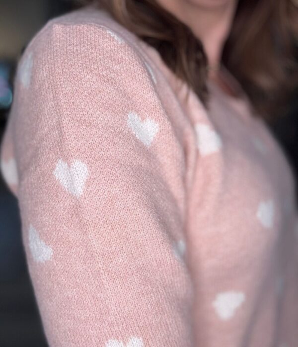 VALENTINE HEART V-NECK SWEATER