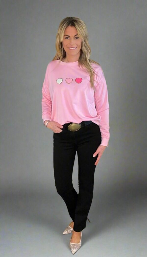 CHENILLE PATCH HEART SWEATSHIRT