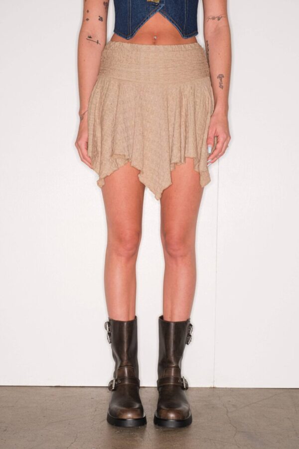 TEXTURED KNIT POINTED HEM SKORT